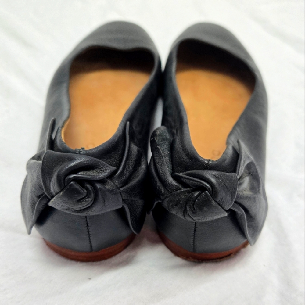 Bernardo Elegant Black Leather Women's Flats 9.5